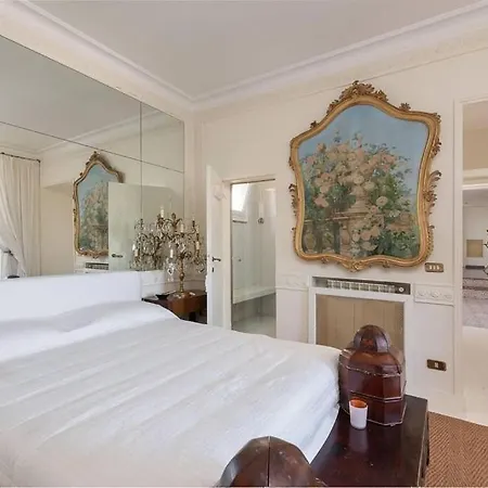 Luxurious Penthouse Surrounded By Panoramic Terraces *