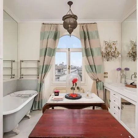 Luxurious Penthouse Surrounded By Panoramic Terraces דירה רומא
