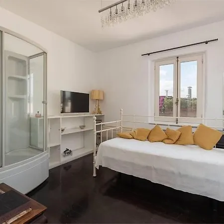 דירה Luxurious Penthouse Surrounded By Panoramic Terraces *